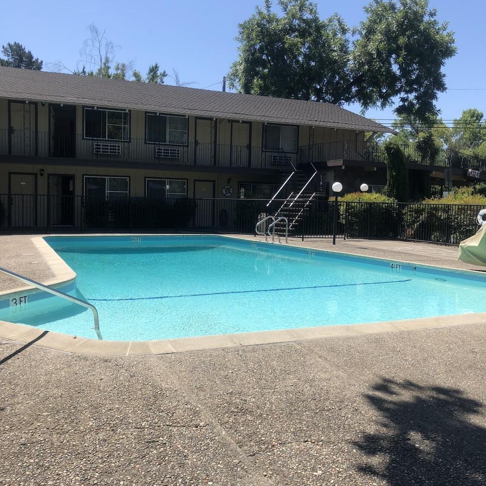 Hillside Inn