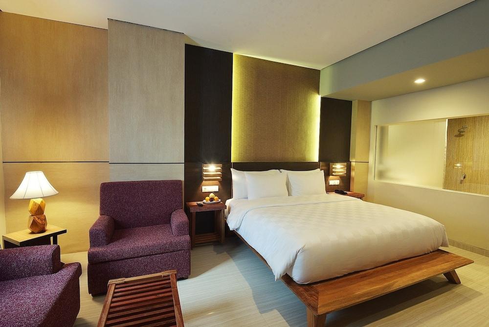 THE SYA Regency Palu by SoASIA Room