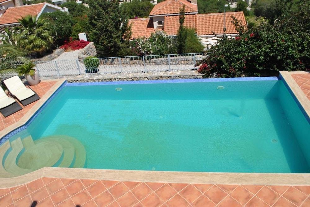 فيلا لا كازا باي آمي فيلاز زحليقة مائية