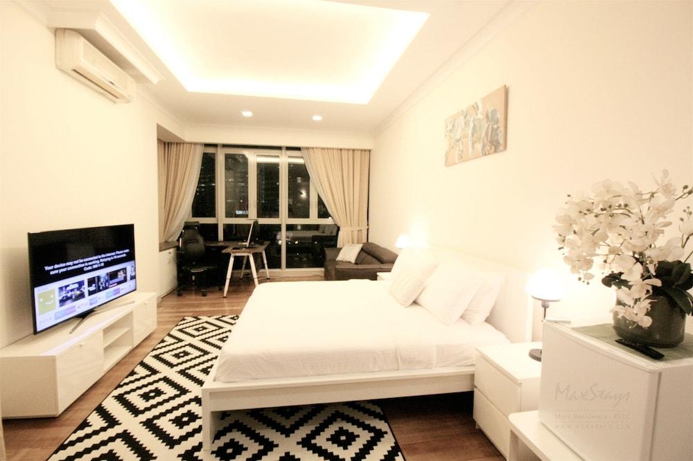 MaxStays - Max Style@ Marc Residence Room