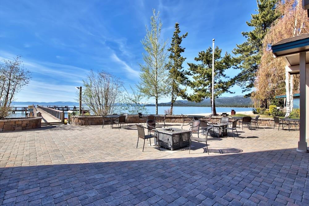 ستيبس فروم ليك تاهو | ليك لاند فيليدج ريزورت 2 بد روم تاون هاوس باي ريدآونينج المنطقة المحيطة بالمنشأة