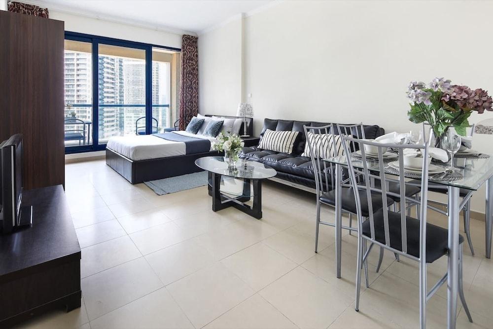 Superb Studio w/ Lake Views in JLT - Near the Metro! Interior