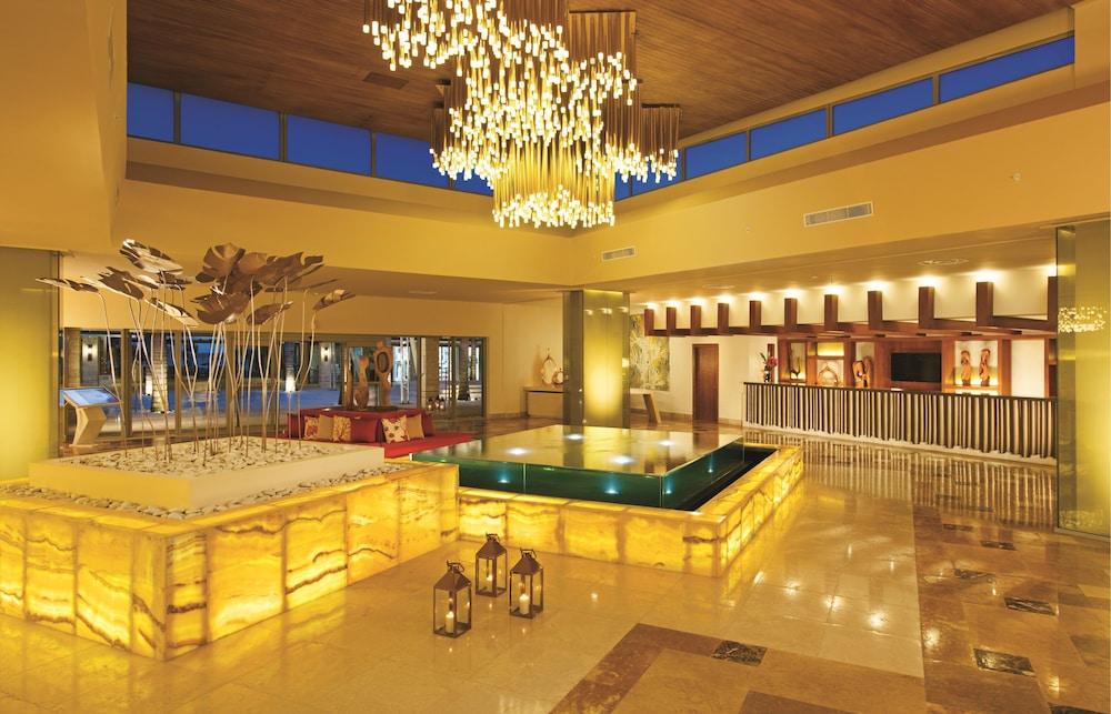 Dreams Onyx Resort & Spa All Inclusive Lobby