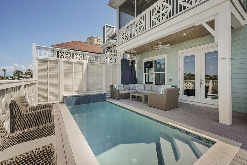 Don't Worry Beach Happy by Five Star Properties Waterslide