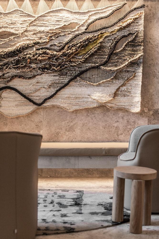 Vue Broadbeach Lobby