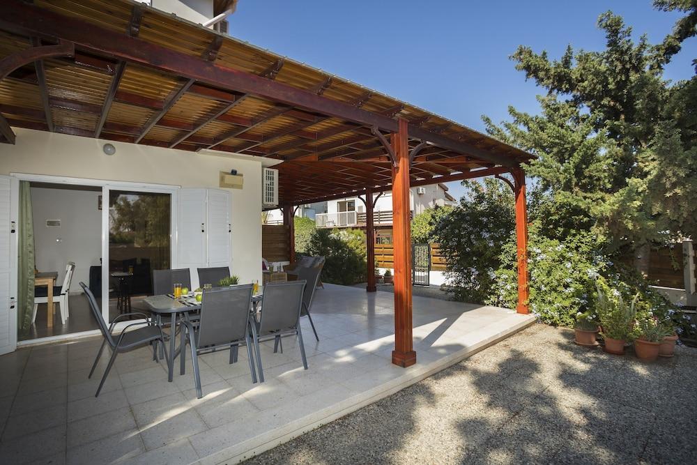 Kiti Beach Villa Marina 44 Property Grounds