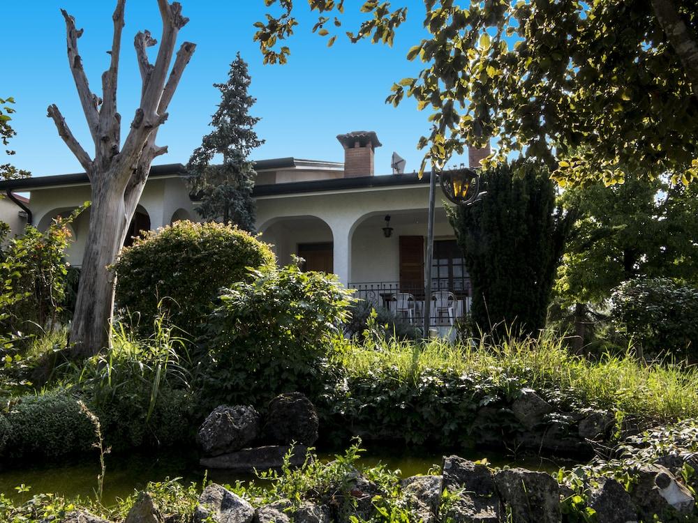 فيلا بيرا بد آند بريكفاست ريفا ديل بو المنطقة الخارجية