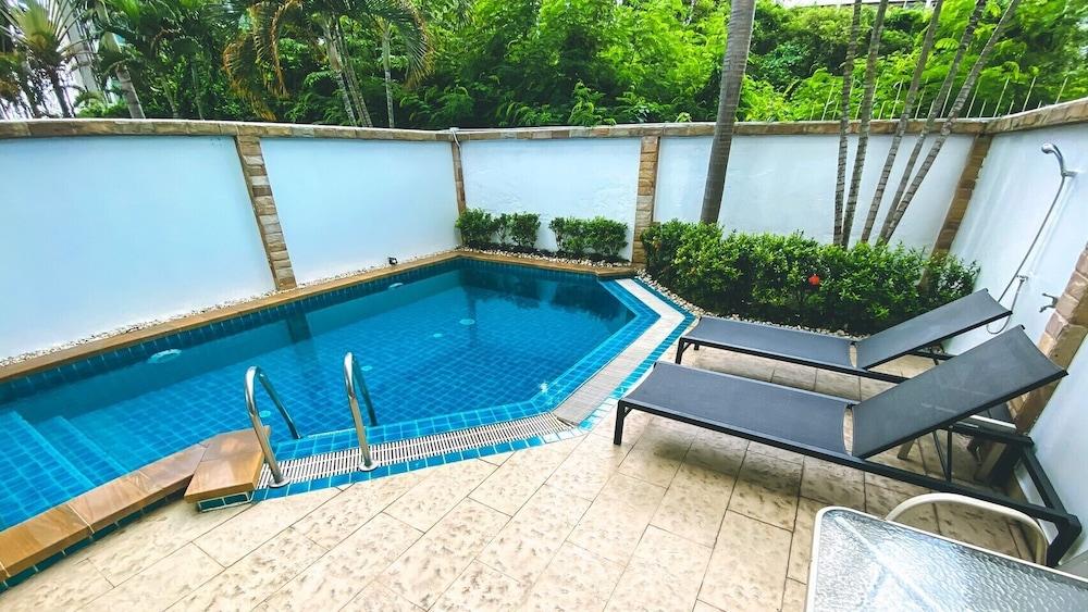 هيدين بالم بول فيلاز حمّام سباحة خاص