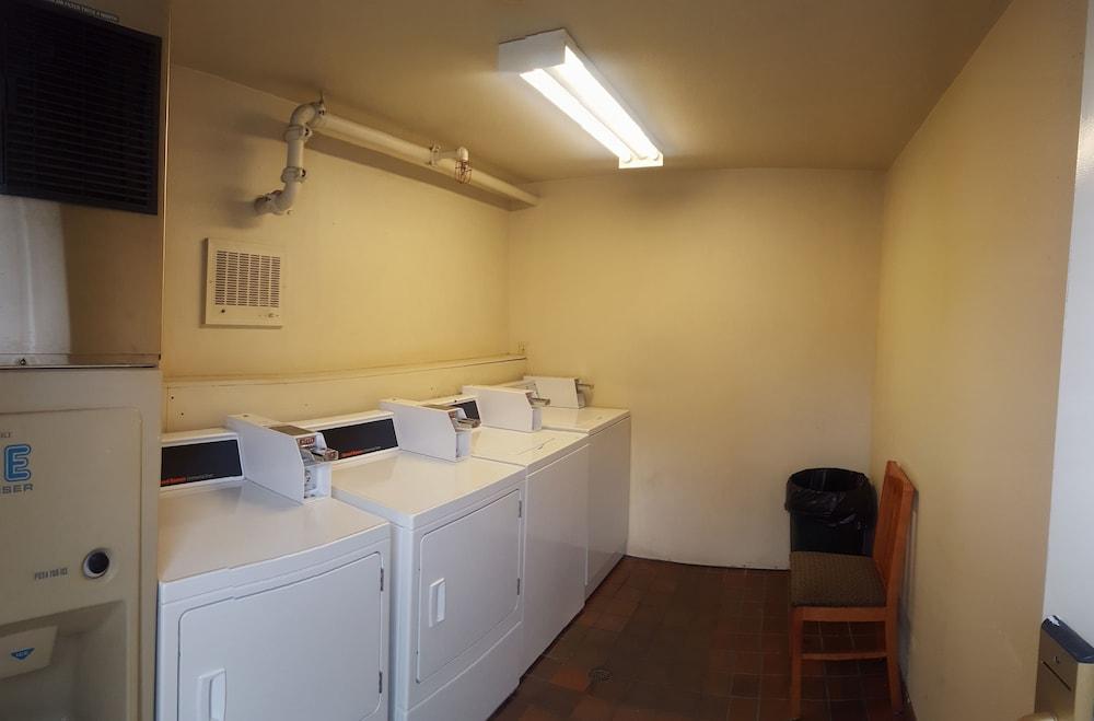 إيكونو لودج إن آند سويتس المنطقة الخارجية