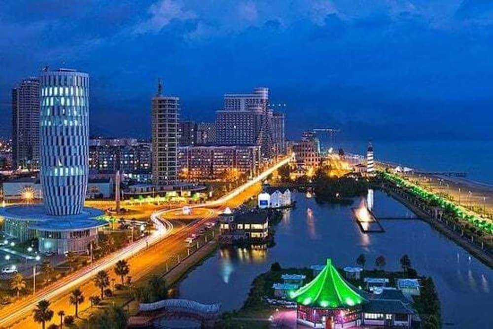 شقة بفندق أوربي سيتي باطومي بها سريران وتتميز بإطلالات على البحر المنطقة الخارجية