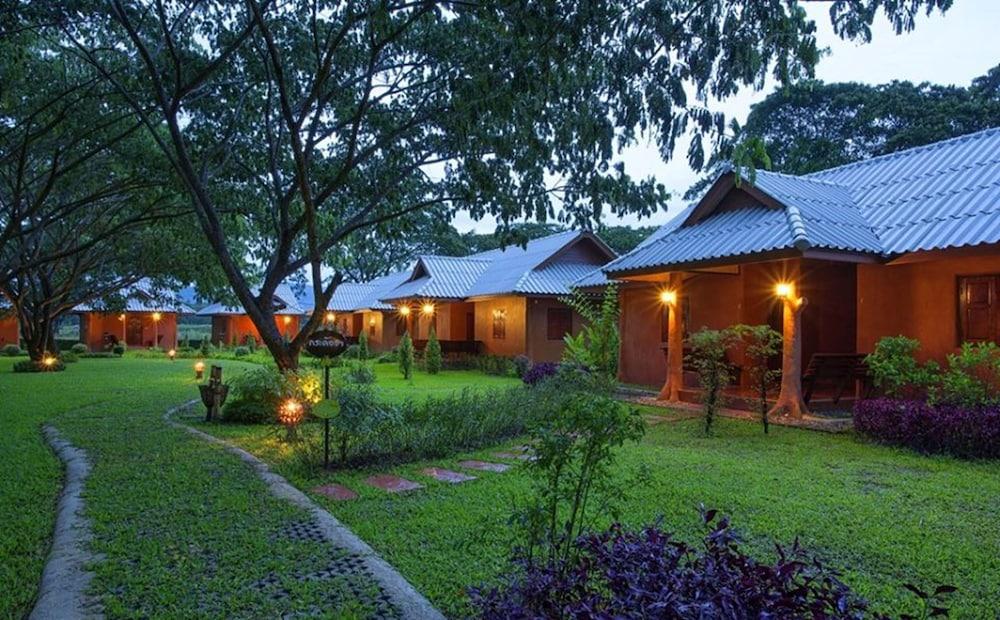 Baan Din Dee resort