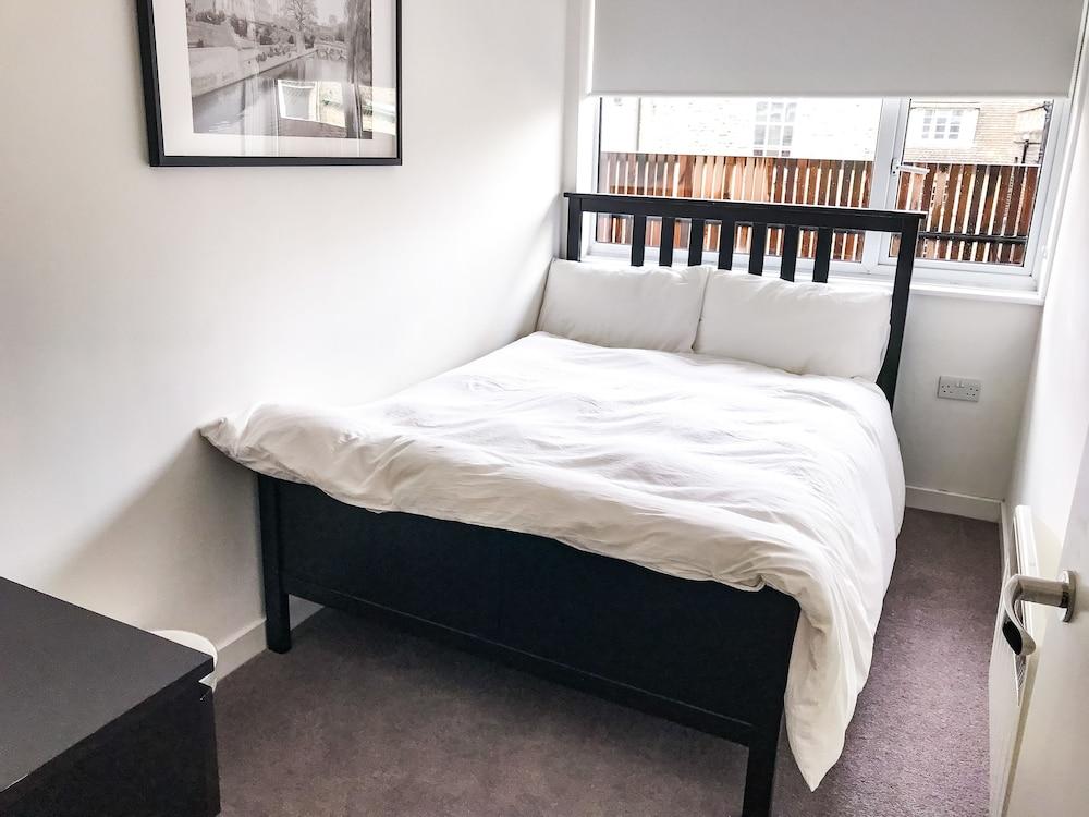 إنتاير 2 بد روم فلات نكست تو كينجز كوليدج غرفة