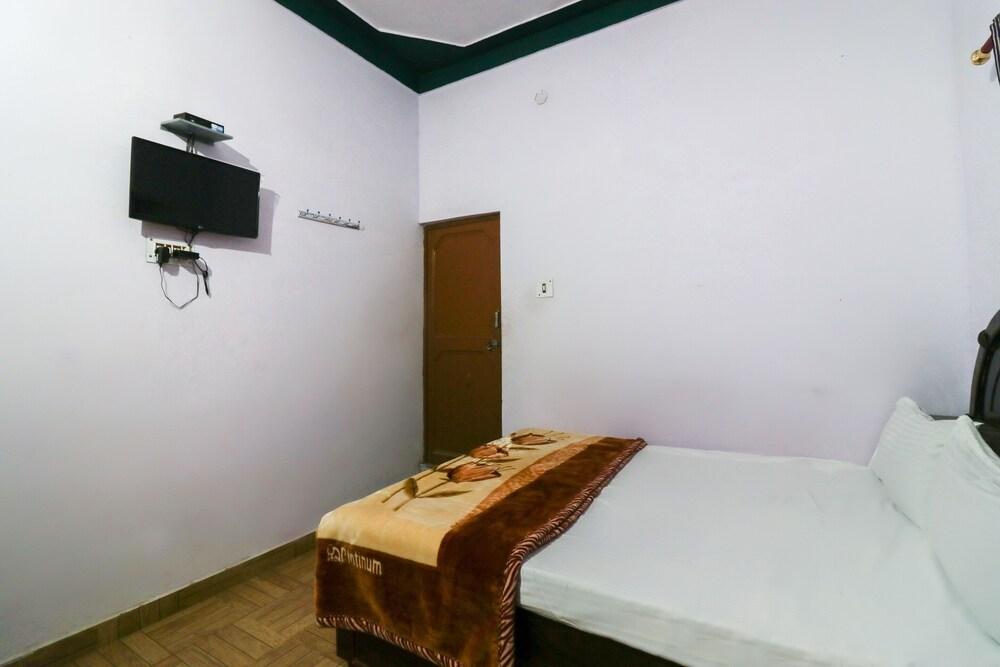 SPOT ON 49131 New Shiv Shakti Room