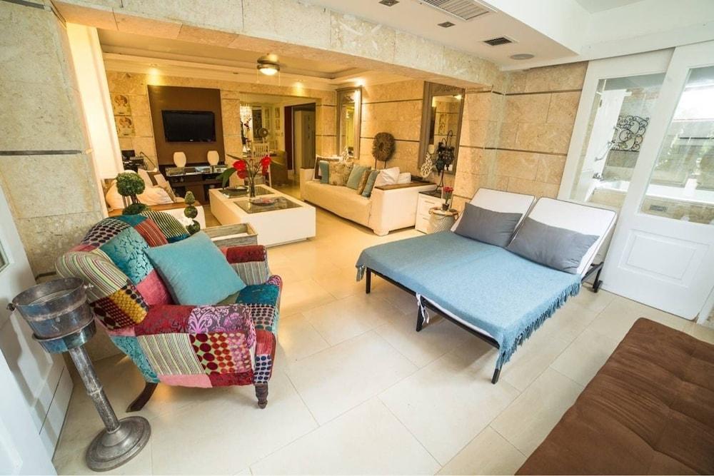 2بد رومز ألتوس تشافون أبارتمنت باي إيه إس في آر - سي1 سي غرفة