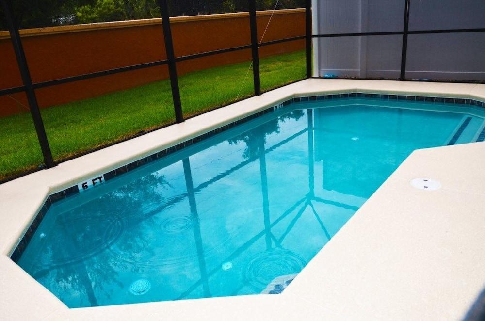 إف دي 51442 - بيلا فيدا ريزورت - 4 بد رومز 3 باث رومز تاون هاوس حمام سباحة مكشوف