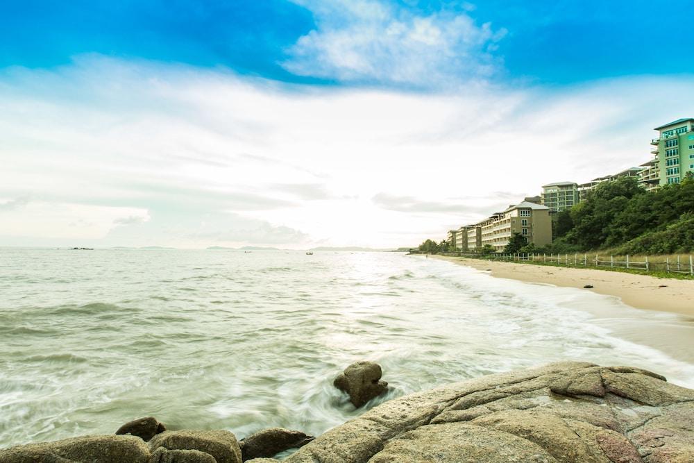 Royal Phala Cliff Beach Resort and Spa Exterior