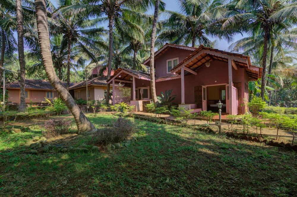 Shantai by the lake Exterior
