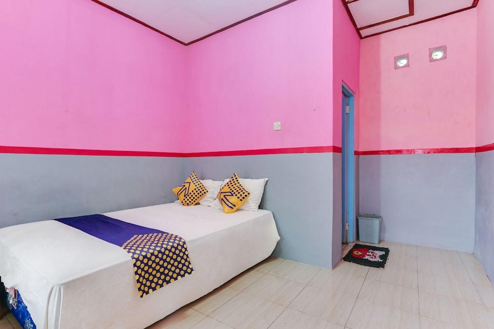 SPOT ON 1783 Ijen Traveller & Homestay
