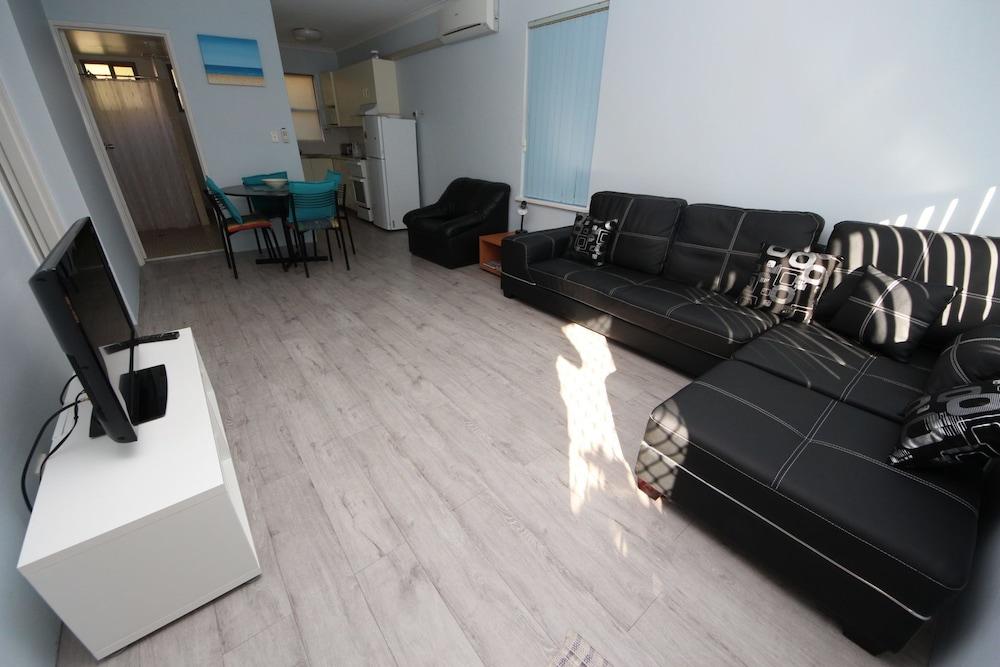Dunbar Court Unit 4 at South West Rocks Living Area