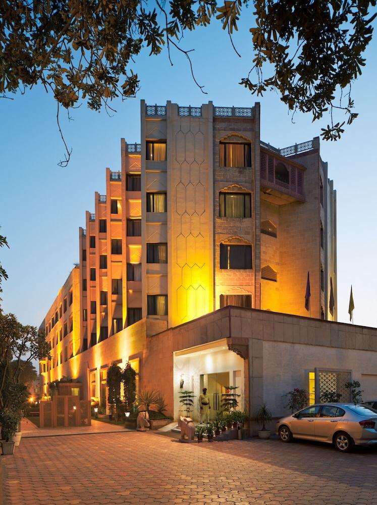 مانسينج بالاس