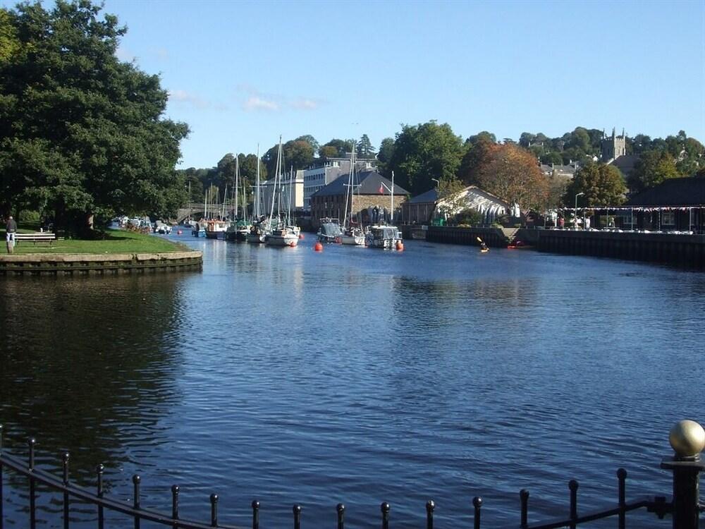 Steam Packet Inn Exterior
