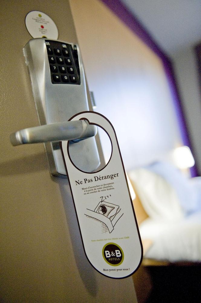 بي آند بي هوتل بريتيني سور-اورج غرفة