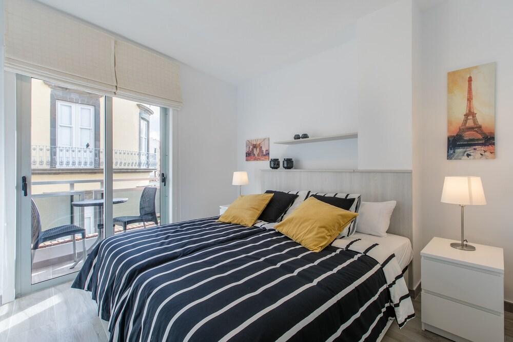 Santa Cruz Downtown Apartment, Luminosidad, Confort y Estilo Room