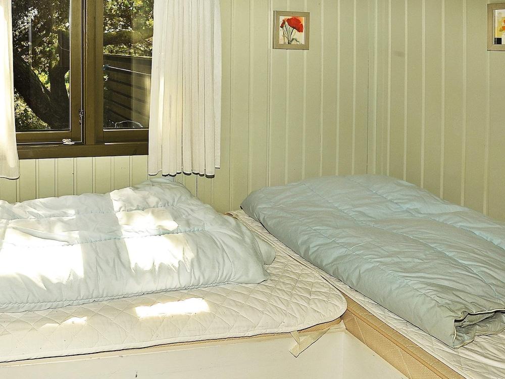 4 بيرسون هوليداي هوم إن هين غرفة