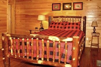 Lamb's Cabin by the Creek - 3 Br Cabin Others