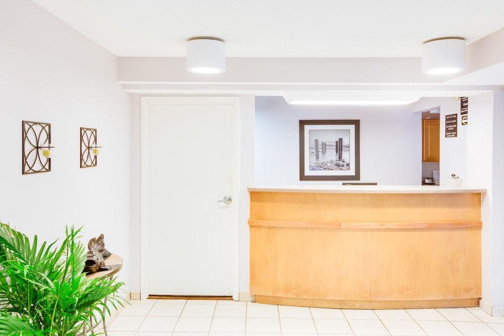 سوبر 8 باي ويندام ديبرفيل بيلوكسي أريا الردهة