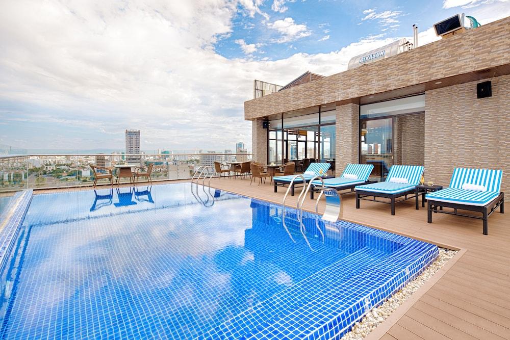 دياموند بيتش هوتل حمام سباحة مكشوف