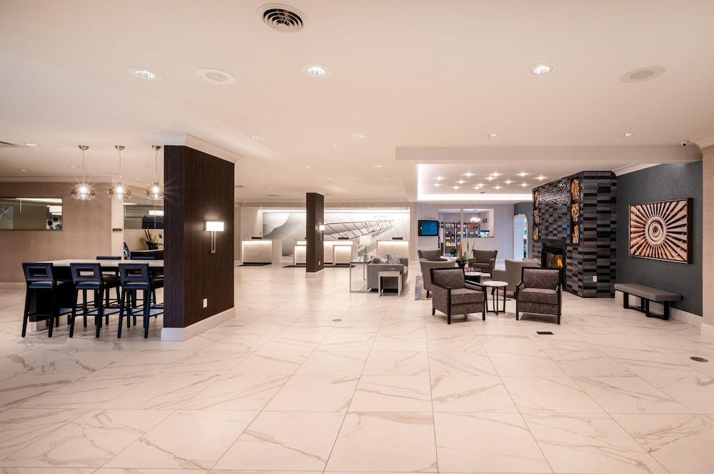 كراون بلازا ألباني - ذا ديزموند هوتل باي آيتش جي