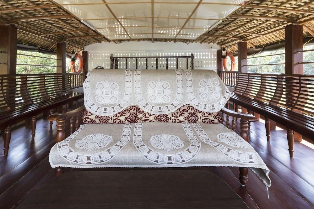 جيست هاوزر 3 بد رومز، هول آند كيتشن هاوس بوت 1 بي 08 الردهة