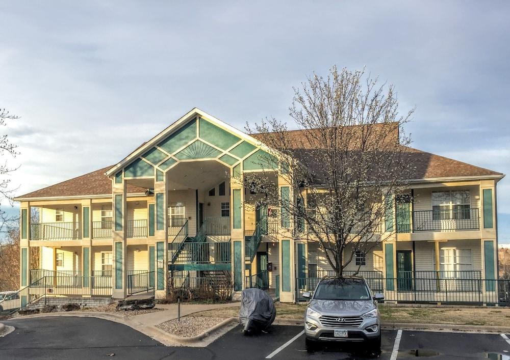 ذا تشامبيونز باي برانسون إم أو كوندوز المنطقة الخارجية