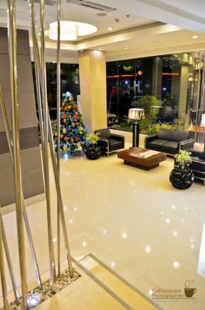 D' Hotel and Suites Lobby Sitting Area