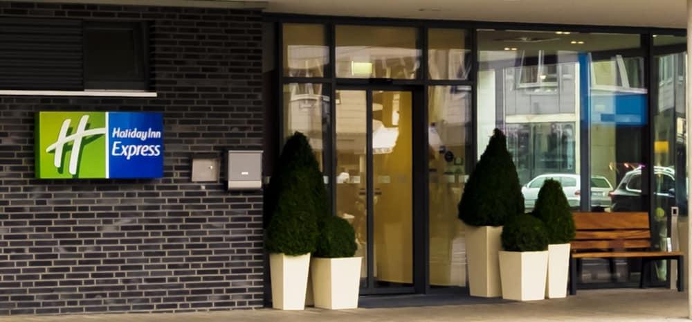 Holiday Inn Express Guetersloh by IHG Exterior