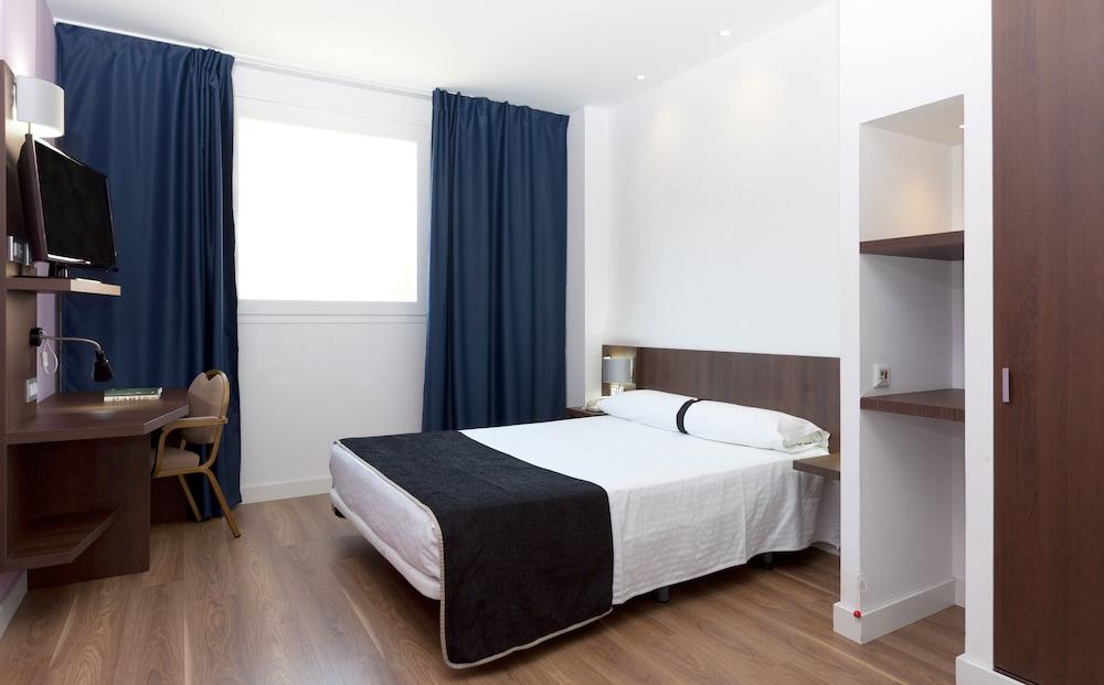 هوتل أوليمبيا يونيفرسي داديس غرفة