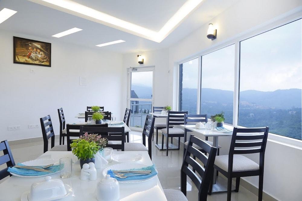 Wisteria Luxury Villas Family Dining