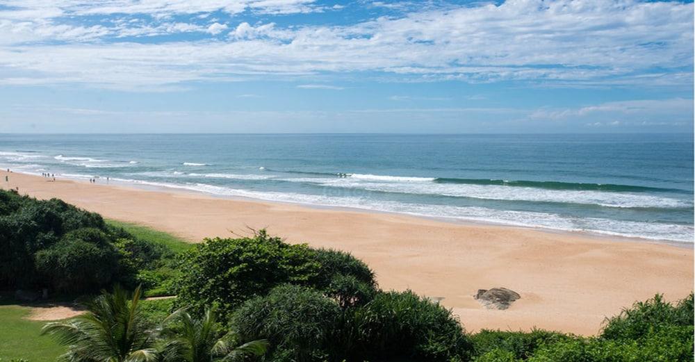 تاج بينتوتا ريزورت آند سبا الشاطئ