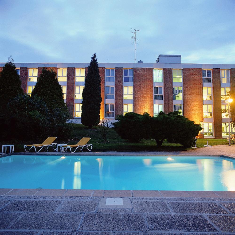 إيبيس ستايلز ليل نيوفيل أون فيراين المنطقة الخارجية