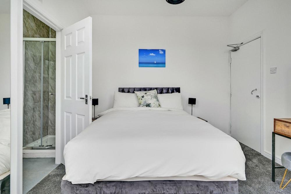 Albert View Room