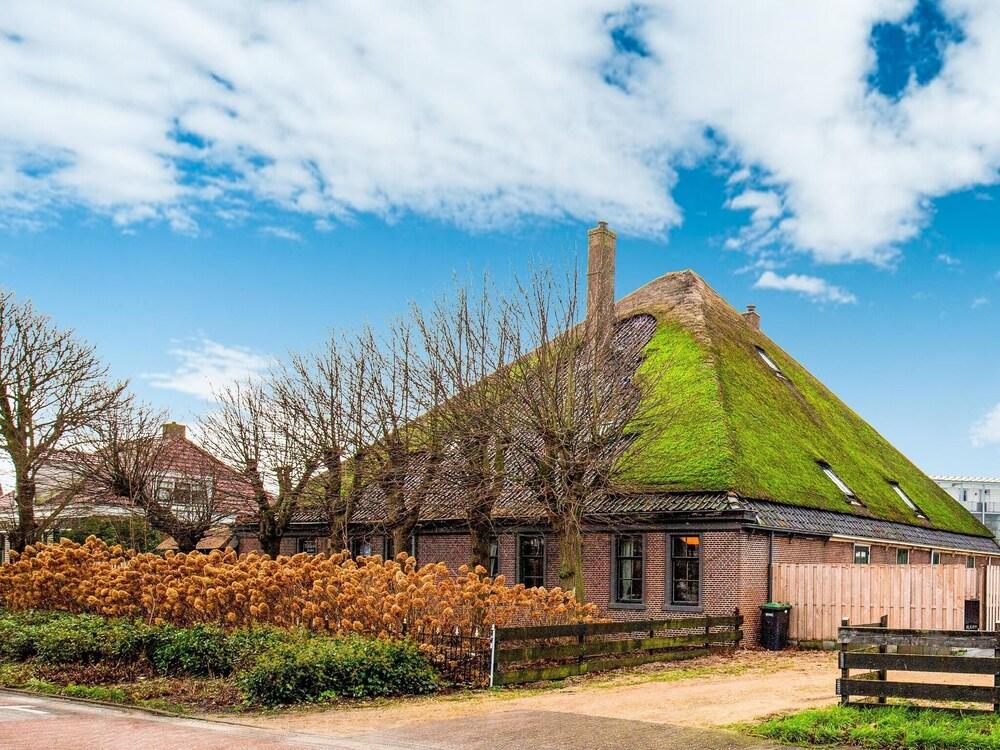 Lavish Farmhouse in Egmond aan den Hoef With Sauna