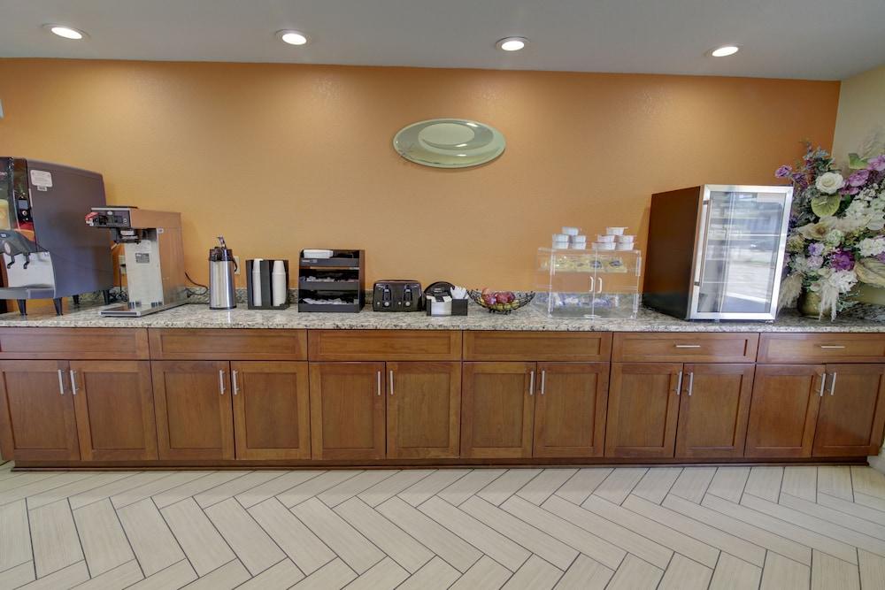 إكونو لودج آت ميليتاري سيركل منطقة الانتظار في الردهة