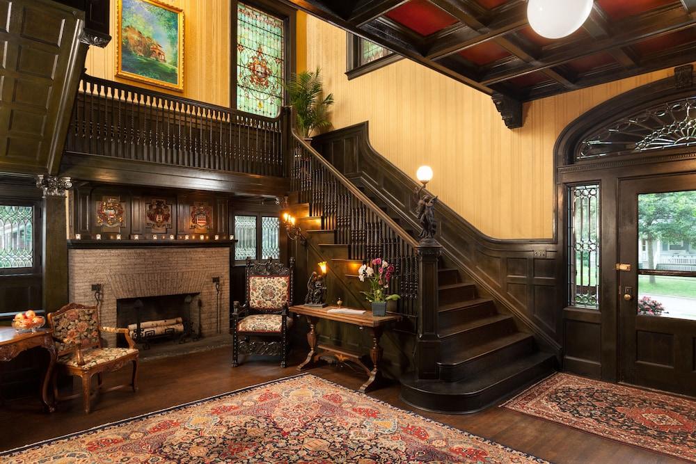 فرومان مانسن بي آند بي