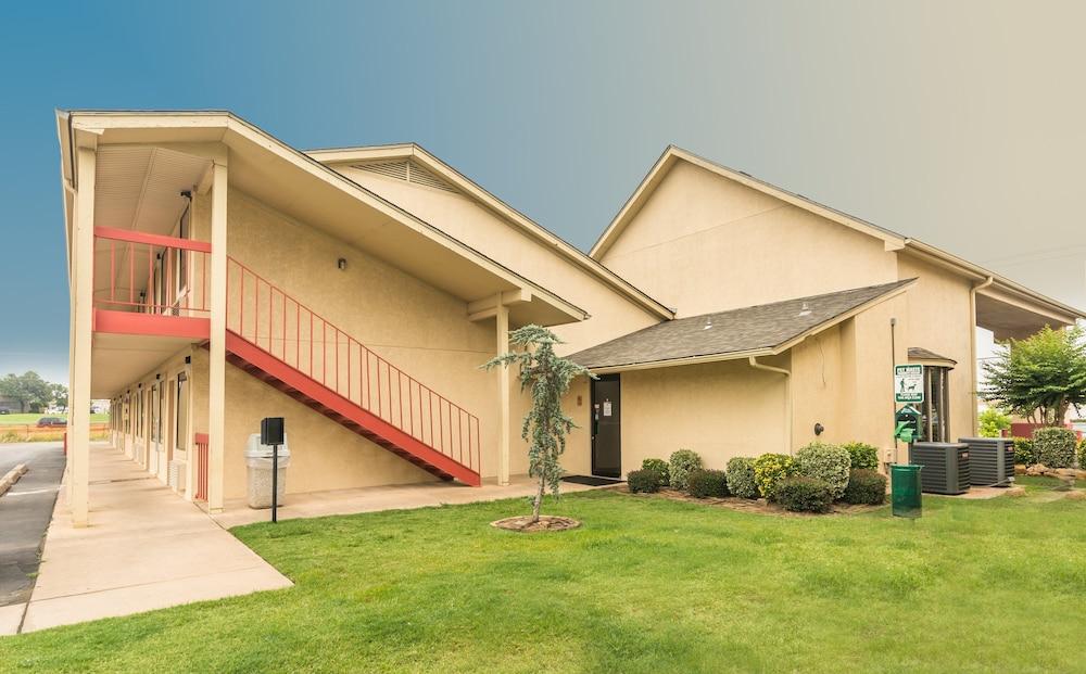 ريد روف إن أوكلاهوما آيربورت - آي 40 ويست/فير جراوندز المنطقة الخارجية