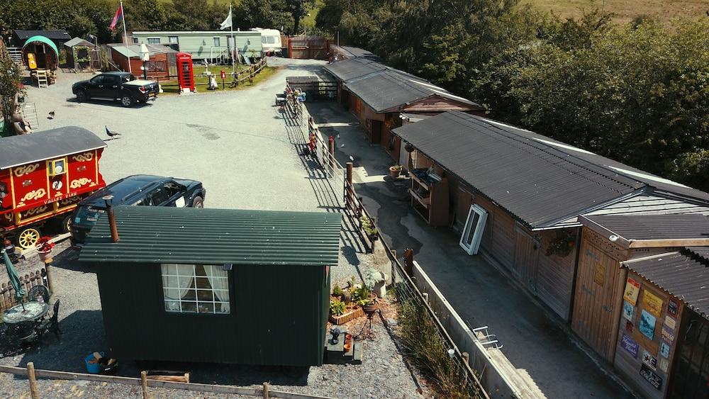 Ruby Shepherds hut Sleeps 4 Exterior