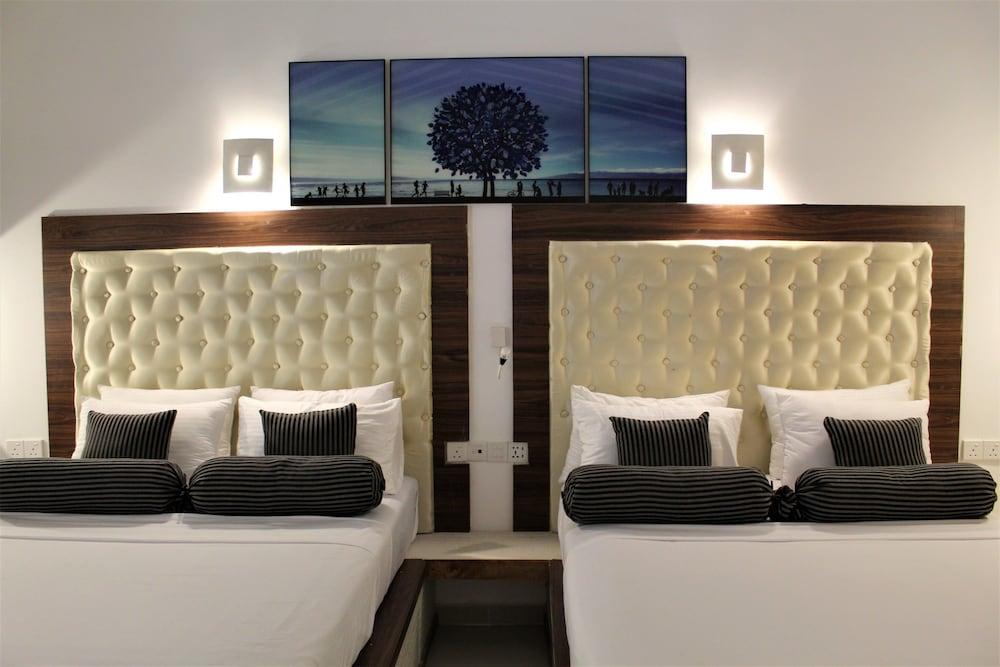 Mounts Edge Regency Room