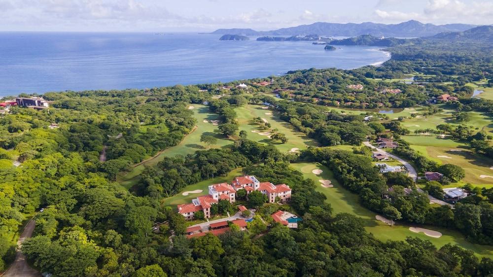 لاكشري كوندو ويذ جولف آند جاردن فيو اه25 منظر من الجو