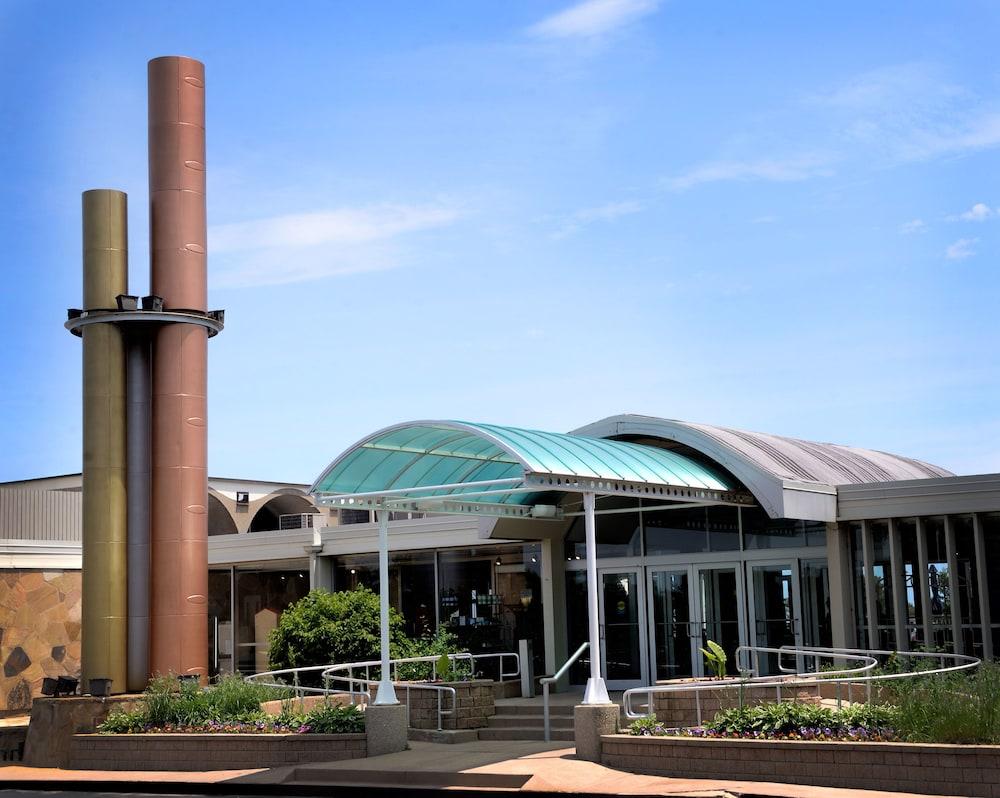 إلينوي بيتش هوتل آند كونفرانس سنتر، بي دبليو بريمير كوليكشن واجهة الفندق