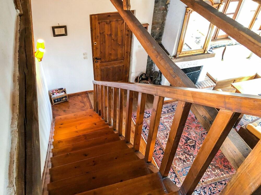 إنتيسينج هوليداي هوم إن بيلا ويذ جاردن داخلي